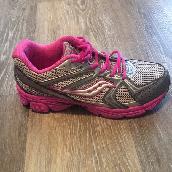 saucony cohesion 6 42